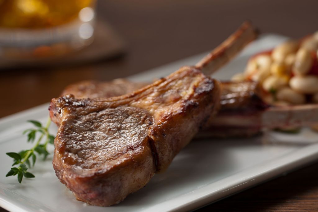 Recipe: Pan Fried Lamb Chops with Garlic and Red&nbsp;Wine