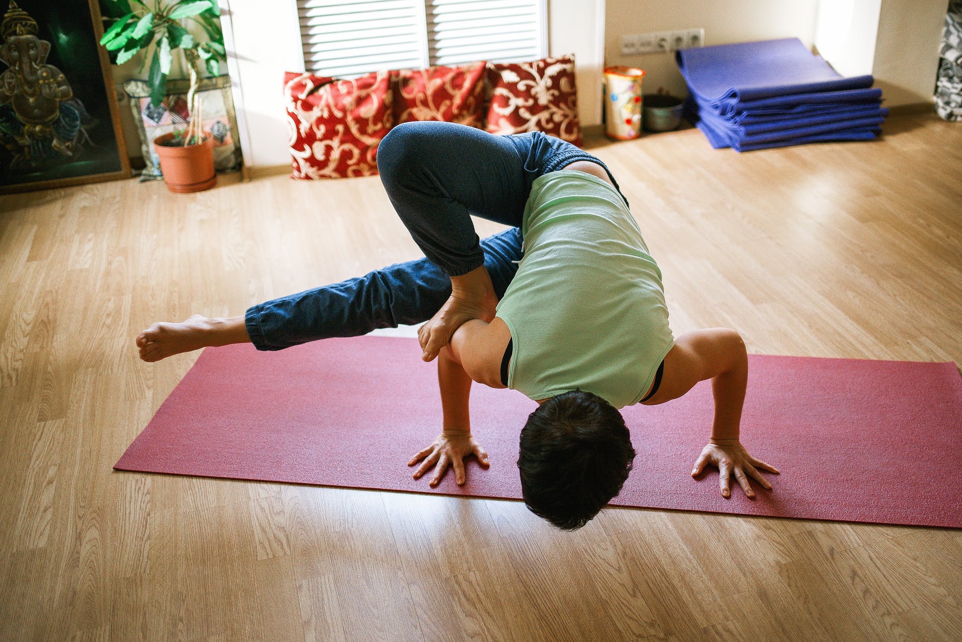 5 Helpful Yoga Asanas For Men